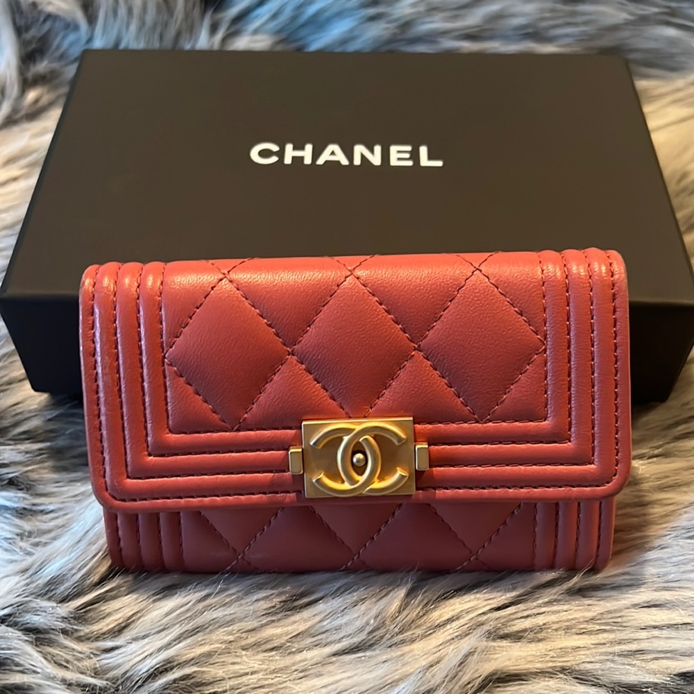 Chanel caviar boy flap card holder. Rose